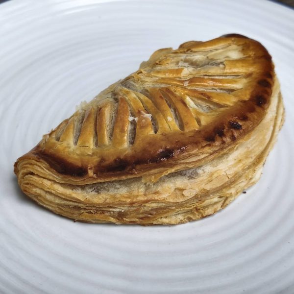 พายอบกรอบ / Baked turnover pastry