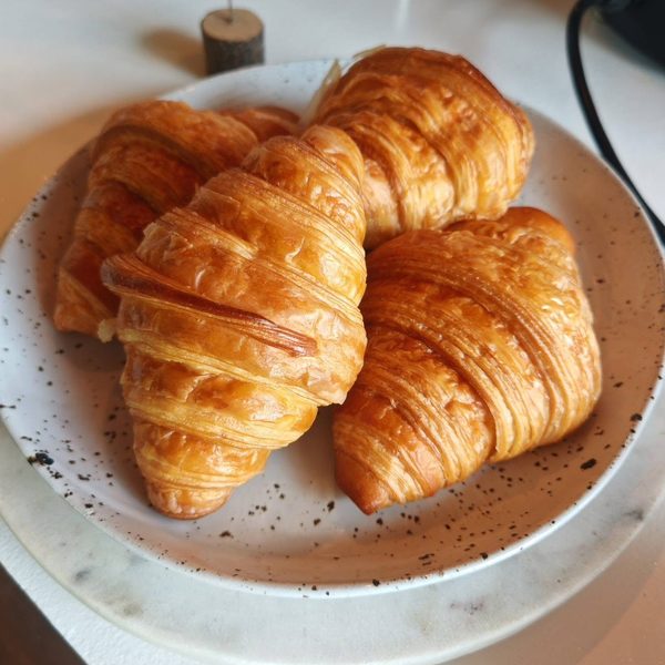 ครัวซองต์เนยแท้ / Butter croissants